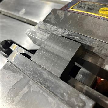 SKD11工具鋼 : 平面底銑加工